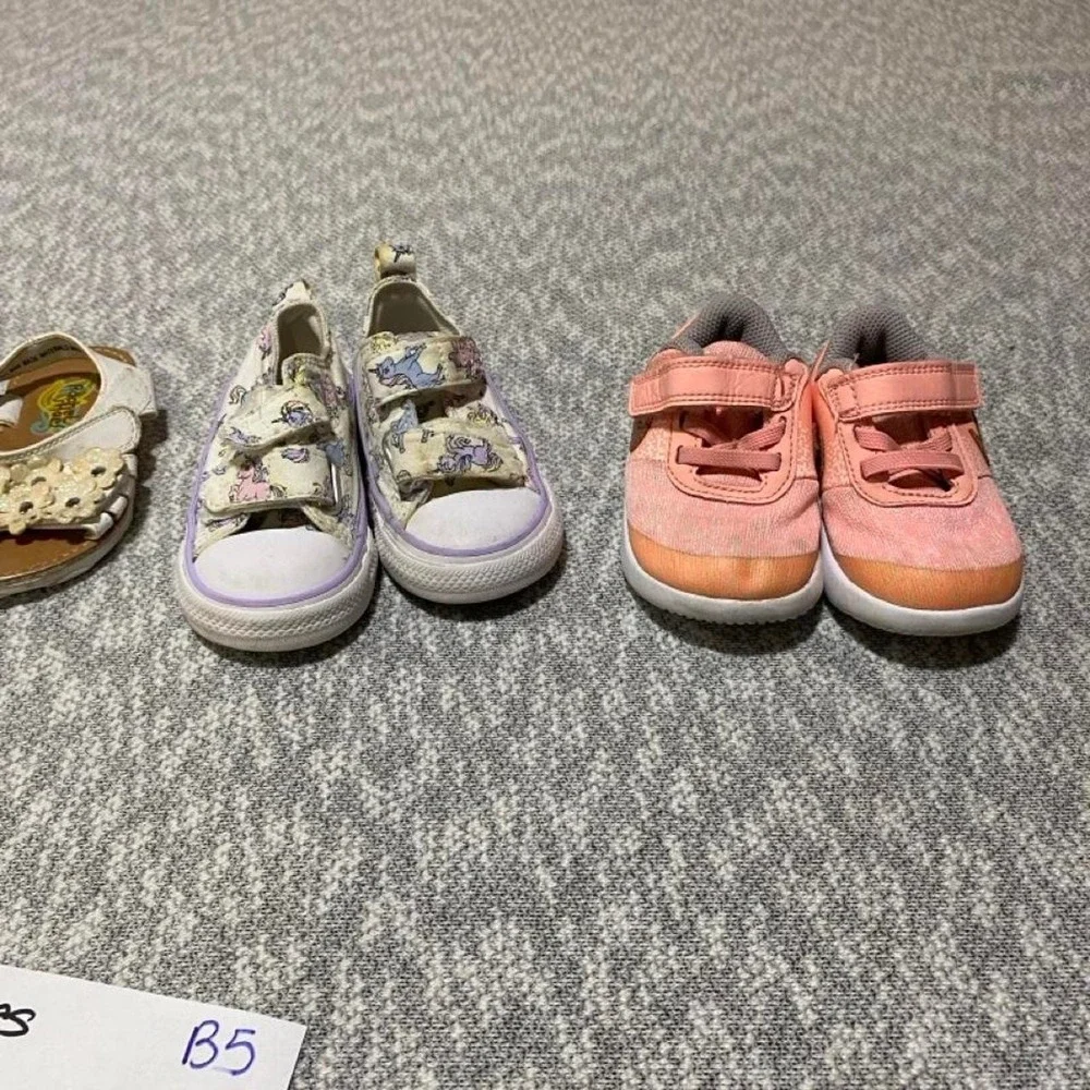 Bundle toddler girl shoes size 5. SKU-B5